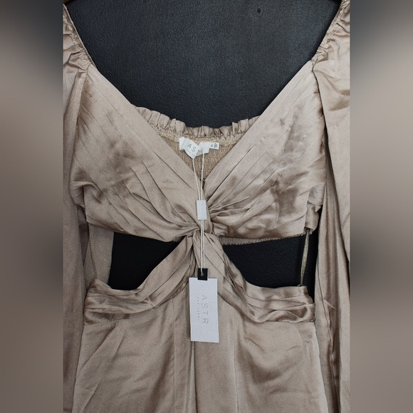 NWT ASTR The Label Anamaria Cut Out Dress Champagne Pink Satin Size M - Picture 7 of 13
